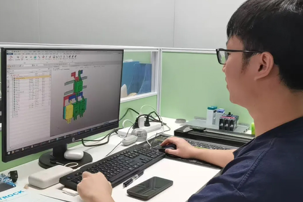 科士达员工应用ag8ag8集团软件办公